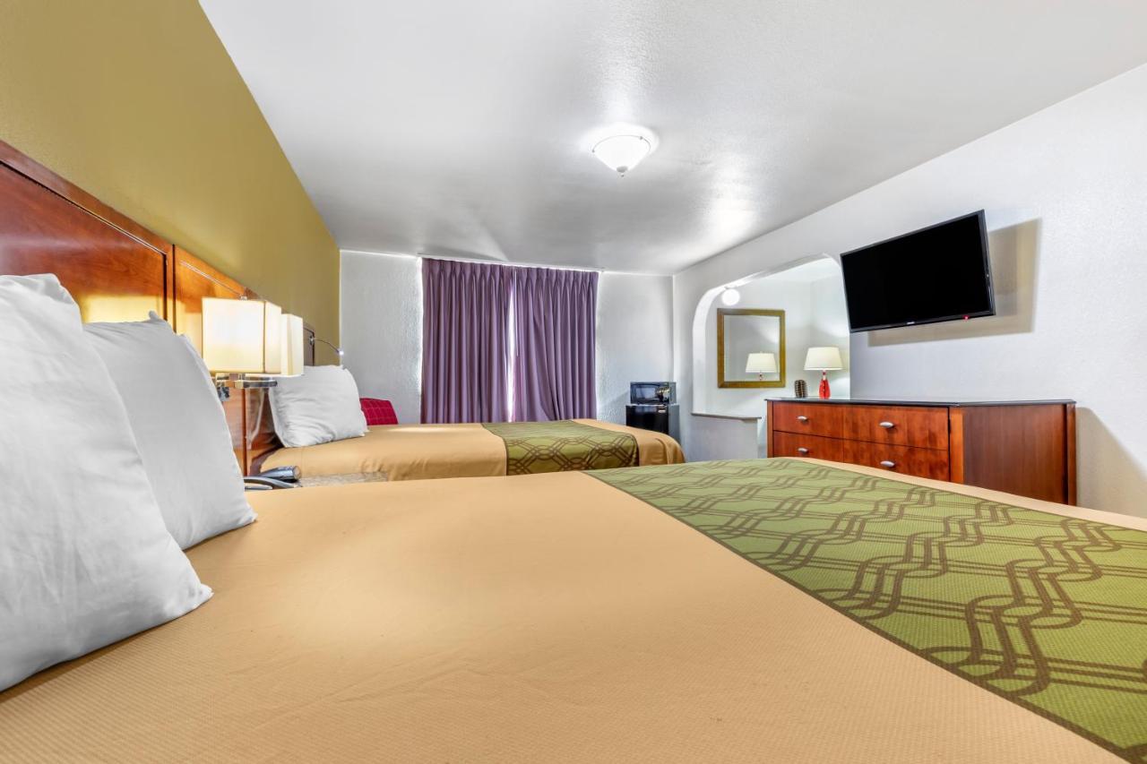 Rose City Inn & Suites Tyler Exterior foto